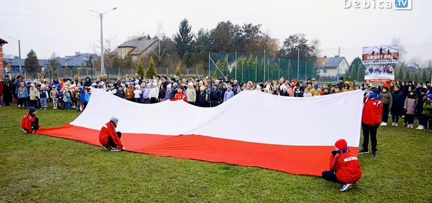 15. Gminny Bieg Niepodległości – uczniowie w Brzeźnicy na sportowo uczcili Święto Niepodległości